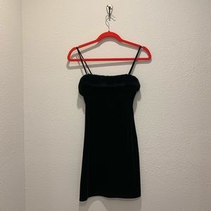 NWOT sexy velvet LBD with fur 90’s accent dress